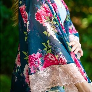 Floral lace kimono